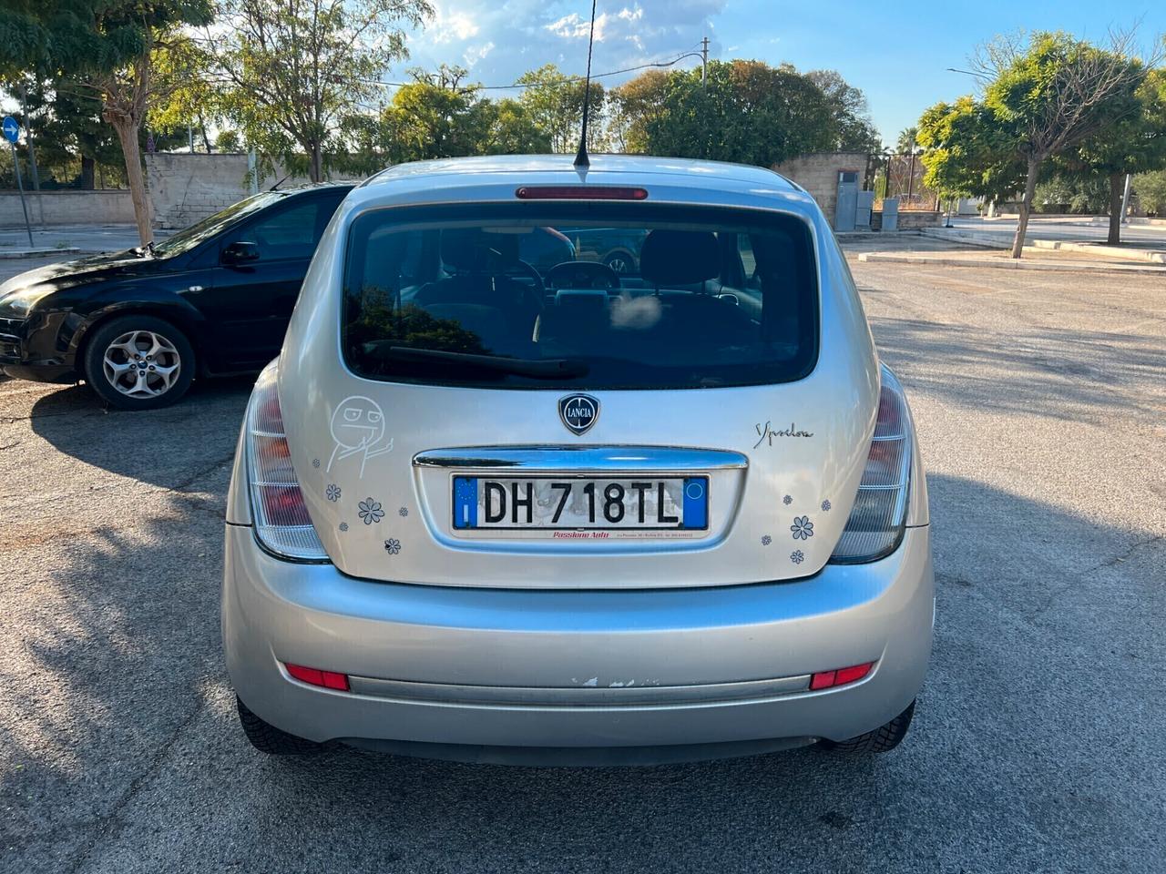 Lancia Ypsilon 1.3 MJT 75 CV Oro Giallo