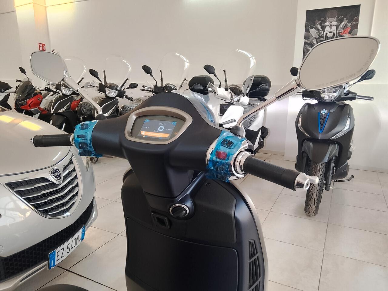 Vespa GTS 300 Super tech