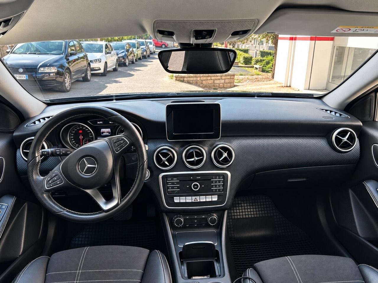 Mercedes-benz A 200 d Premium