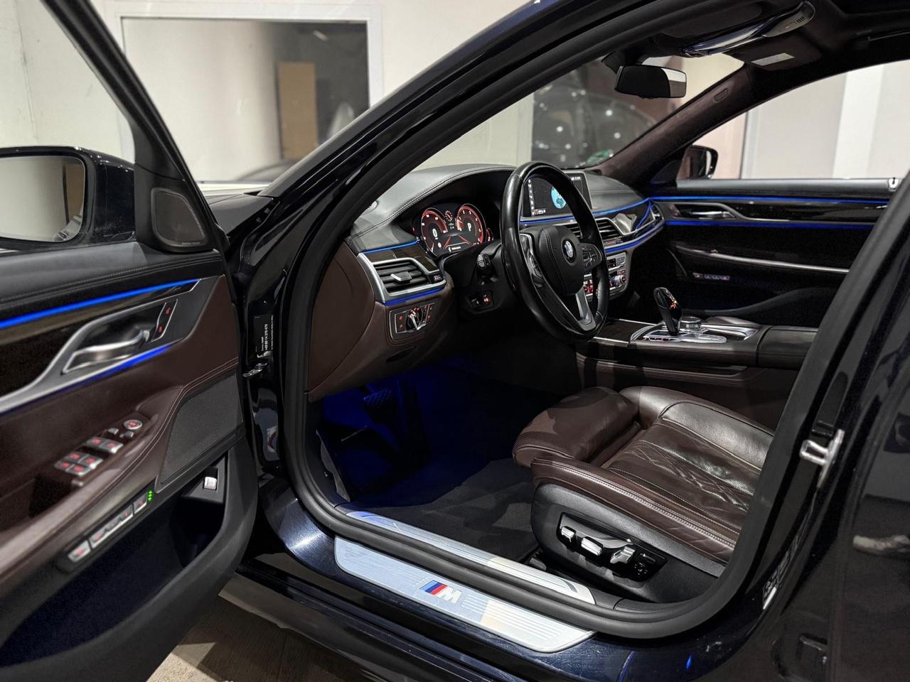 Bmw 740d xDrive M-paket (320cv/235kw)