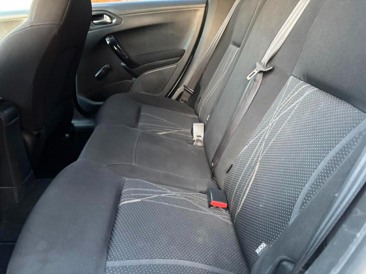 Peugeot 208 1.4 HDi 68 CV 5 porte Business