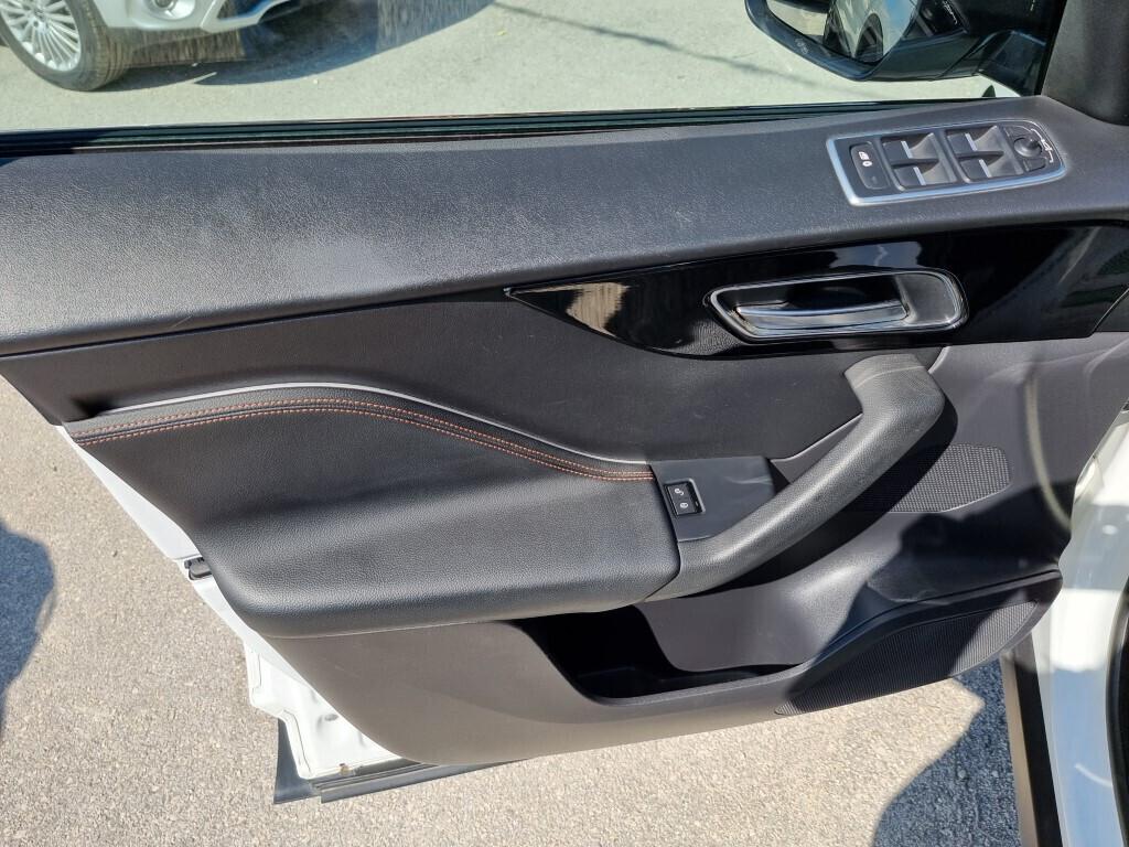 Jaguar F-Pace 2.0 D 180CV CON GARANZIA