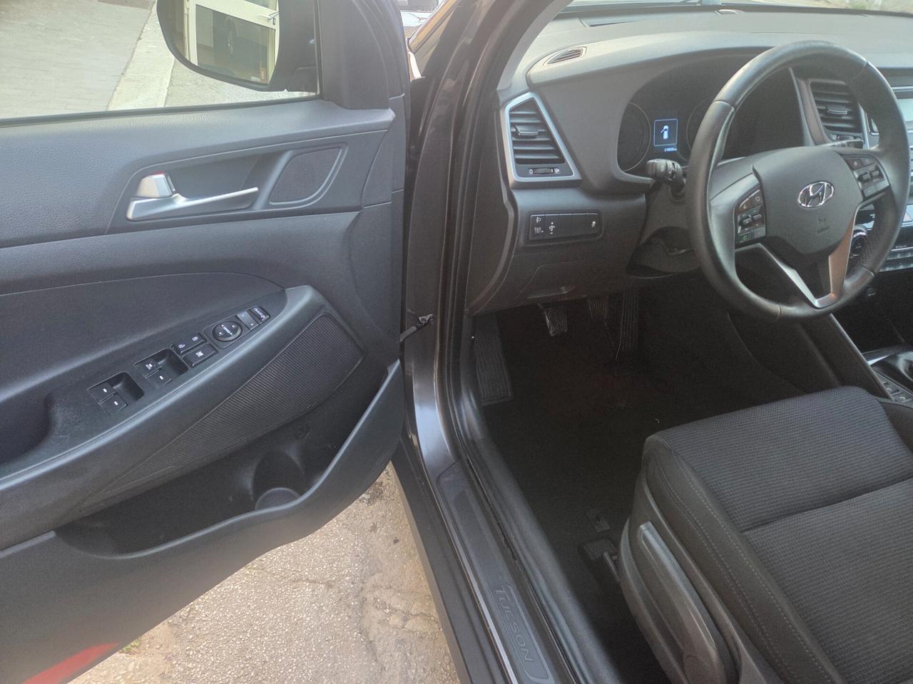 HYUNDAI TUCSON 1.7 CRDI 115 CV ANNO 2015 KMCERTIF