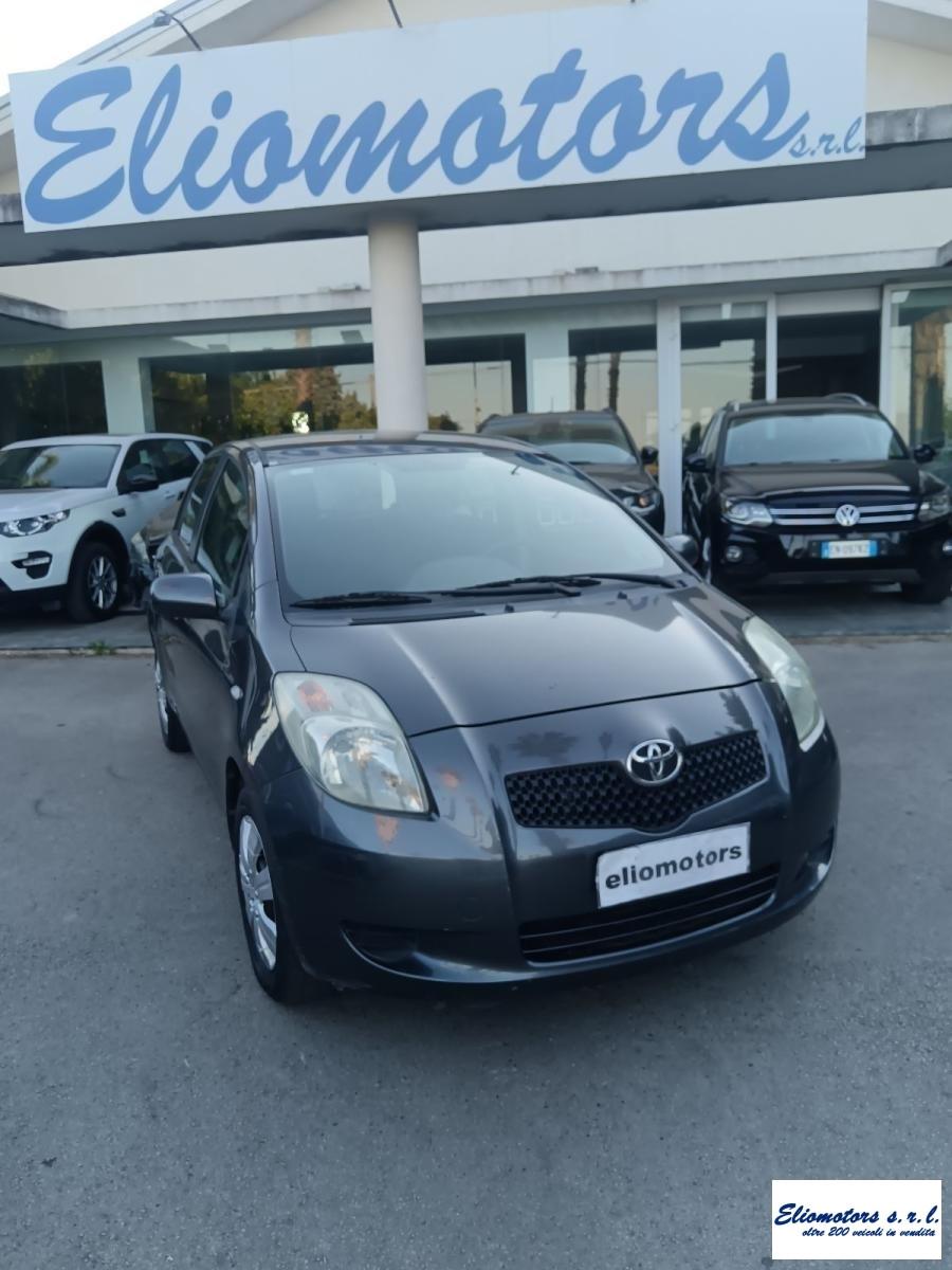 TOYOTA - Yaris - 1.0 5p. Sol