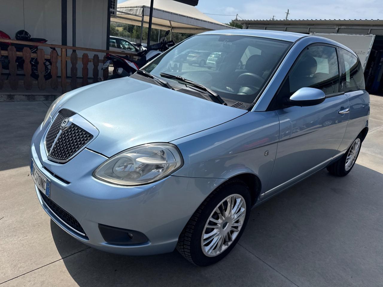 Lancia Ypsilon 1.3 MJT 90 CV Platino