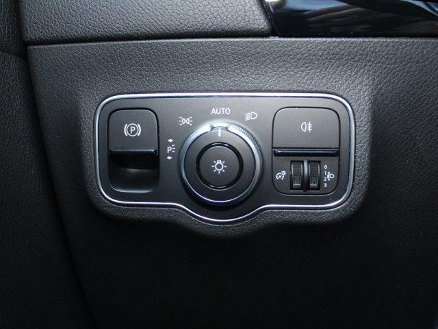 MERCEDES-BENZ GLA 200 d Automatic Business