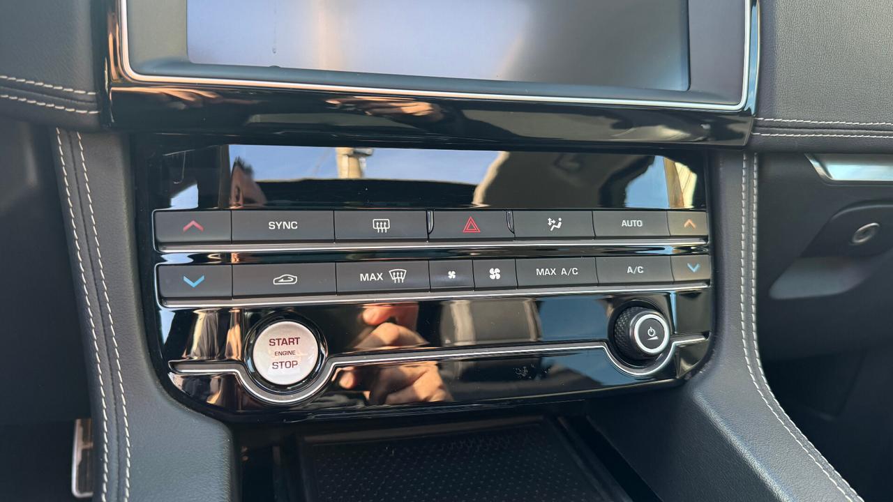 Jaguar F-Pace 2.0 D 180 CV AWD aut. R-Sport tetto apribile