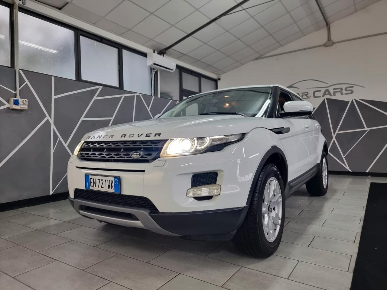 Land Rover Range Evoque 2.2 TD4 5p. Pure