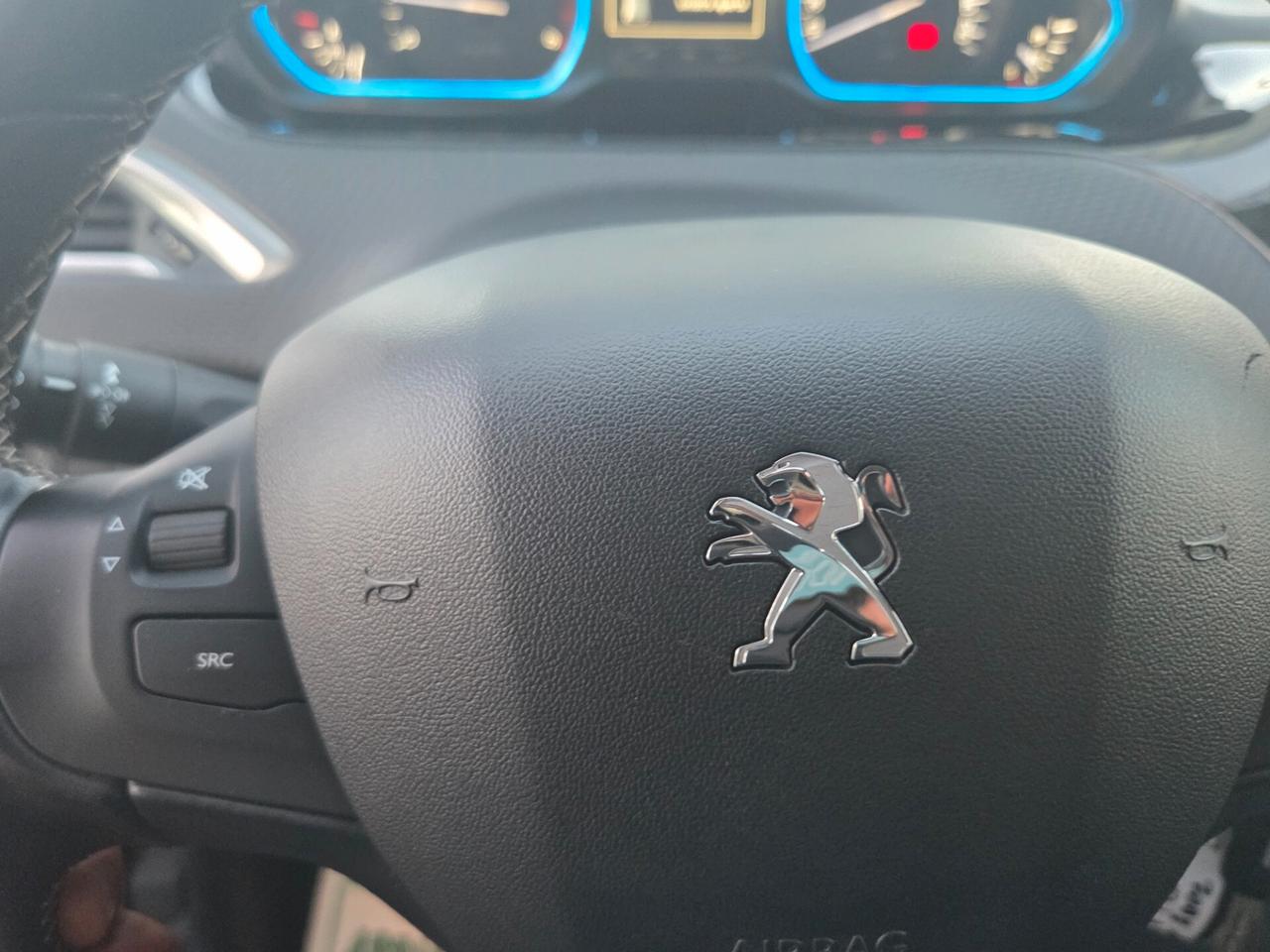 Peugeot 2008 BlueHDi 100 Allure