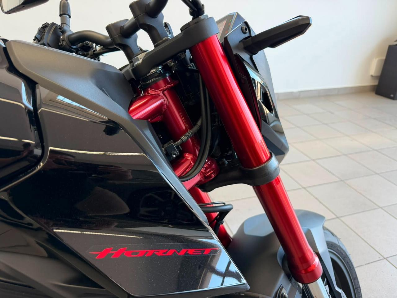 Honda Hornet 750 SOLO 1.000 KM PARI AL NUOVO