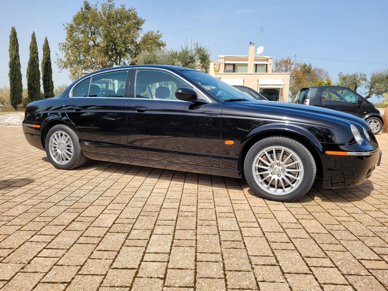 Jaguar S-Type 2.7 diesel V6 Executive