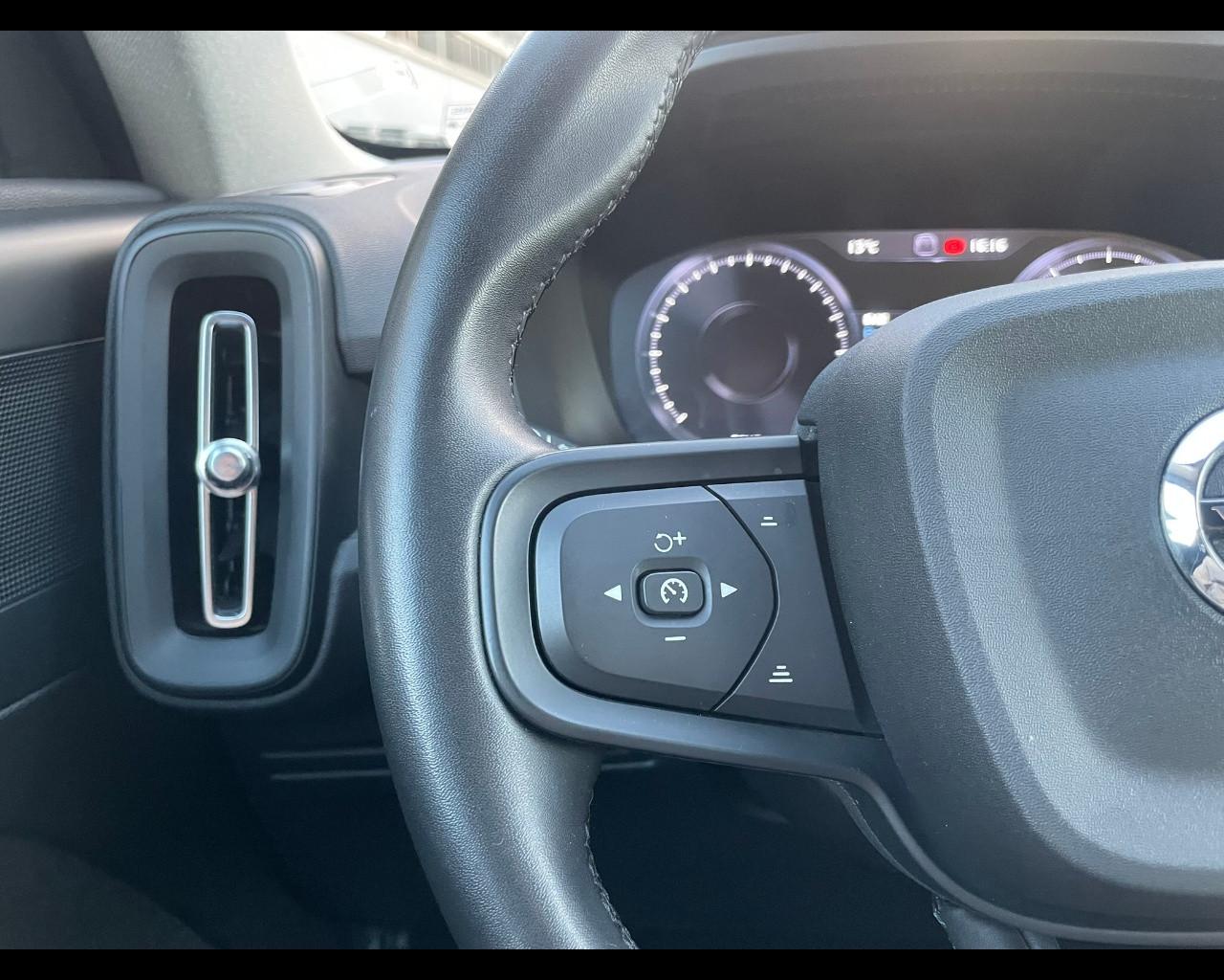 VOLVO XC40 (2017-->) - XC40 T2 automatico Essential