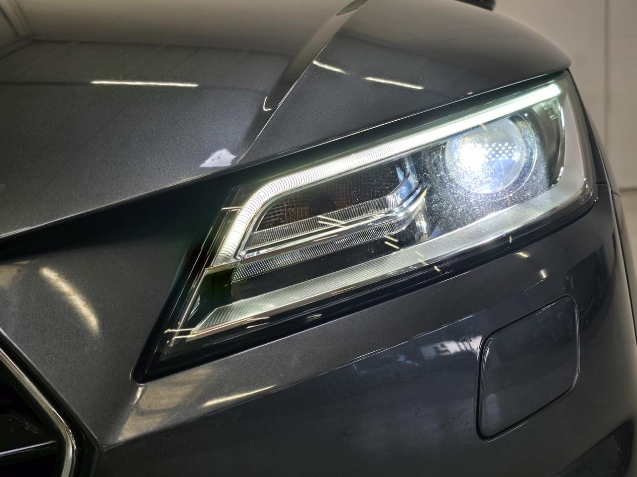Audi TT roadster 2.0 tdi ultra s line