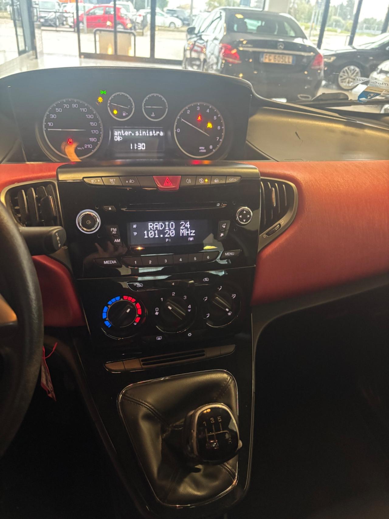 Lancia Ypsilon 1.2 69 CV 5 porte S&S Platinum