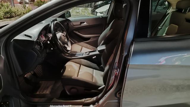 MERCEDES-BENZ GLA 180 d Automatic Business "NAVI"