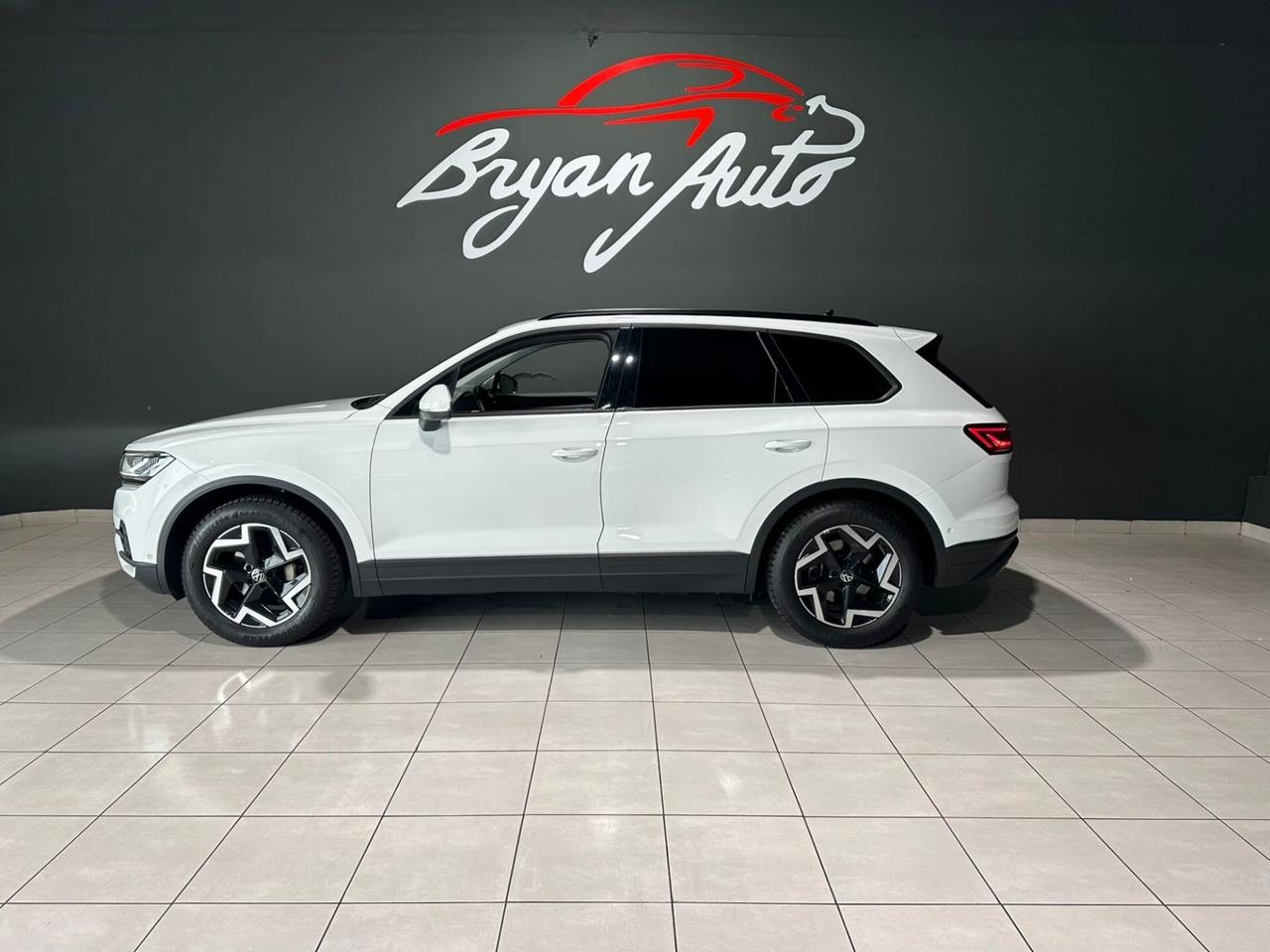 Volkswagen Touareg 3.0 V6 3.0 tdi TIPTRONIC 4MOTION