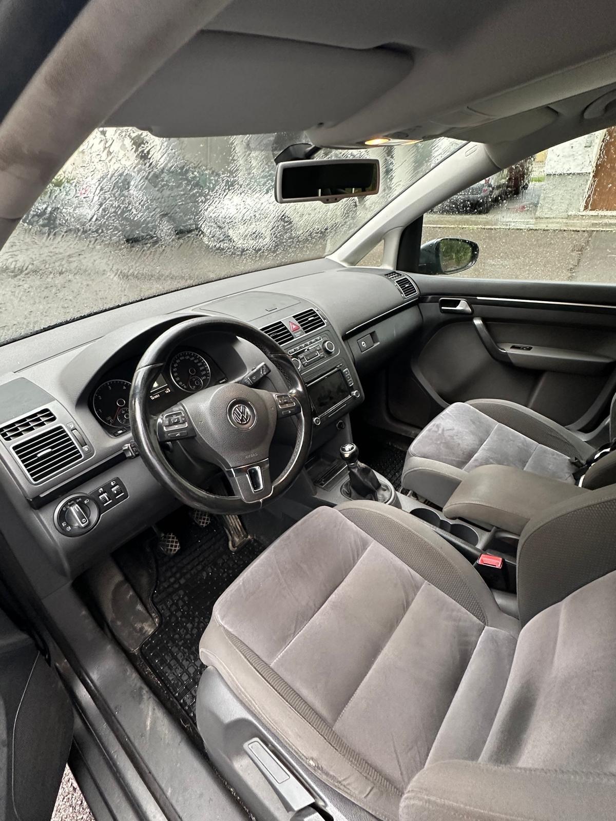 Volkswagen Touran 2.0 TDI 140 CV Highline 7 POSTI