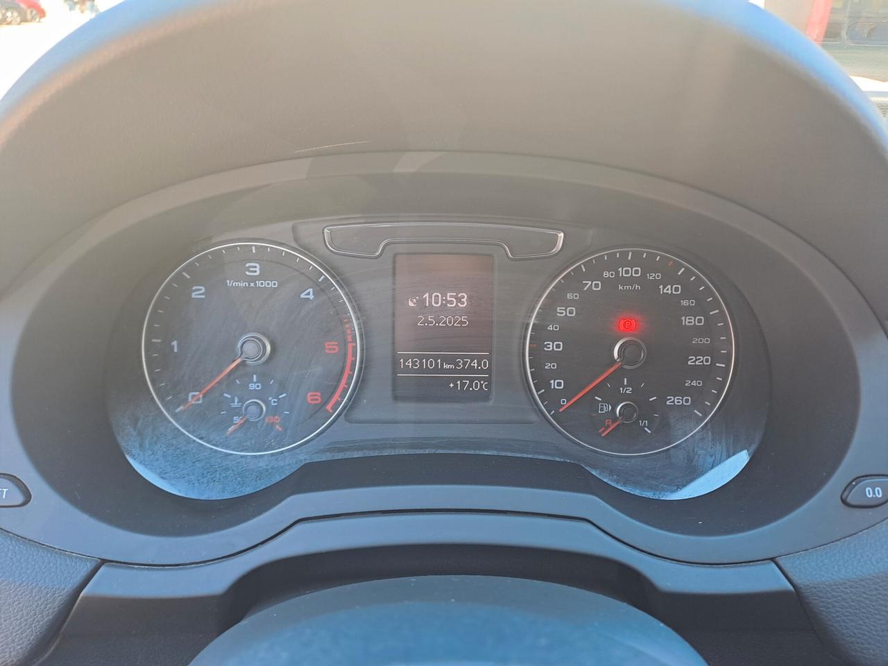 Audi Q3 2.0 TDI 120 CV Business