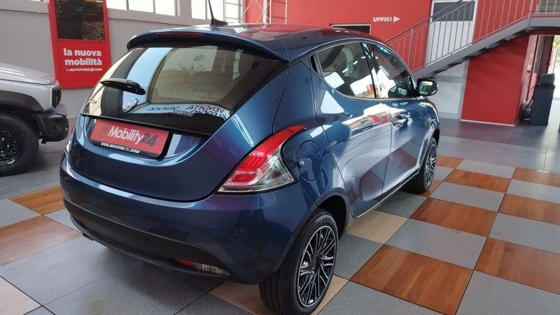 Lancia Ypsilon 1.0 FireFly 5 porte S&S Hybrid Silver PROMO CON ECOINCENTIVO