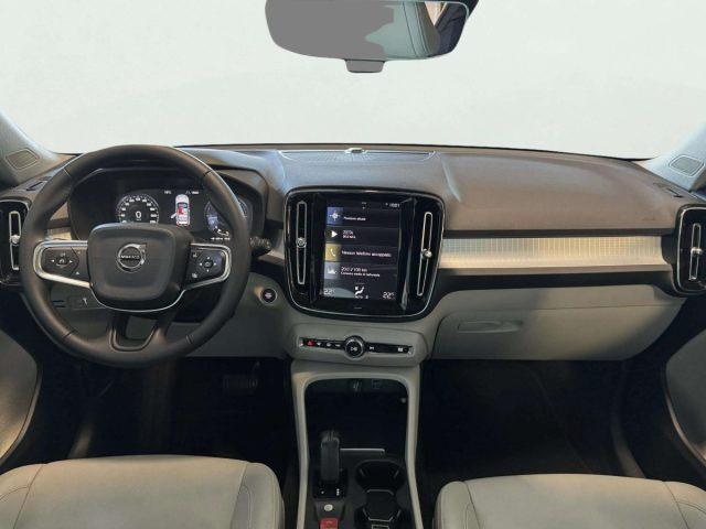 VOLVO XC40 D4 AWD MOMENTUM AUTOMATICA