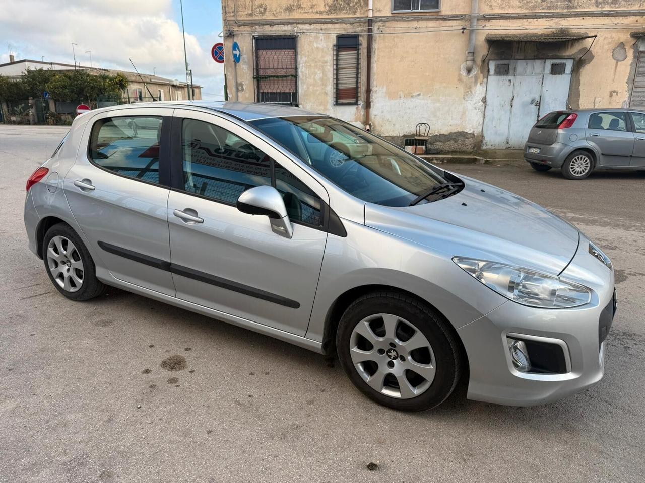 Peugeot 308 1.6 HDi 93CV