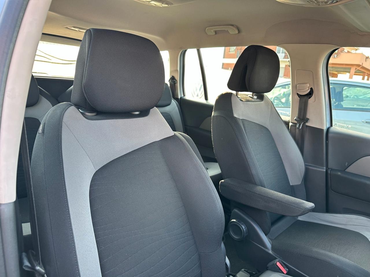 Citroen Grand C4 Picasso 2.0*BLUEHDI*EXCLUSIVE*7POSTI*NAVI*LED*AUT*
