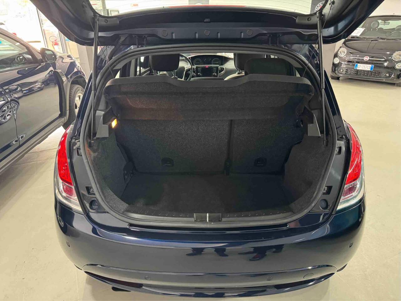 Lancia Ypsilon 1.2 69 CV 5 porte Opening Edition