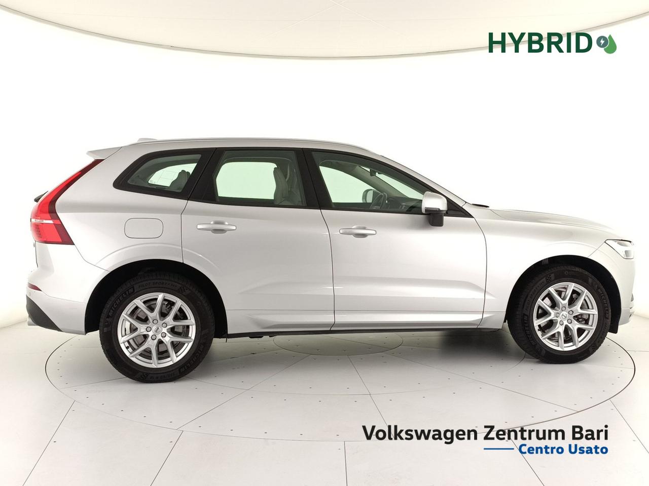 Volvo XC60 2.0 b4 momentum pro auto