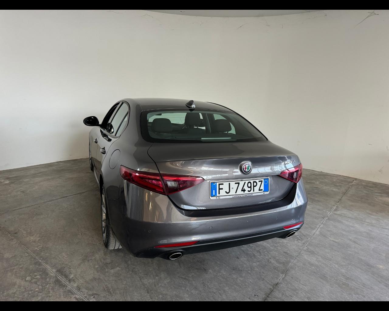 ALFA ROMEO Giulia (2016) - Giulia 2.2 Turbodiesel 180 CV AT8 Eco Busine