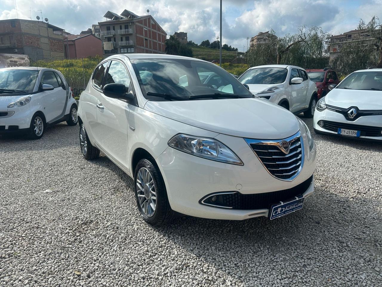 Lancia Ypsilon 0.9 TwinAir 85 CV 5 porte Metano Ecochic Gold