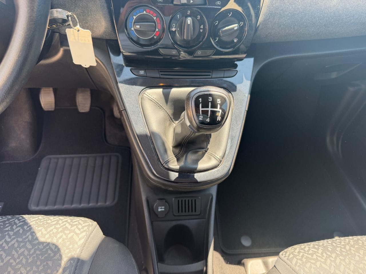 Lancia Ypsilon 1.2 69 CV 5 porte GPL Ecochic Silver