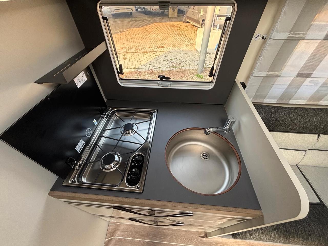 Ci International Magis 87 Integral camper