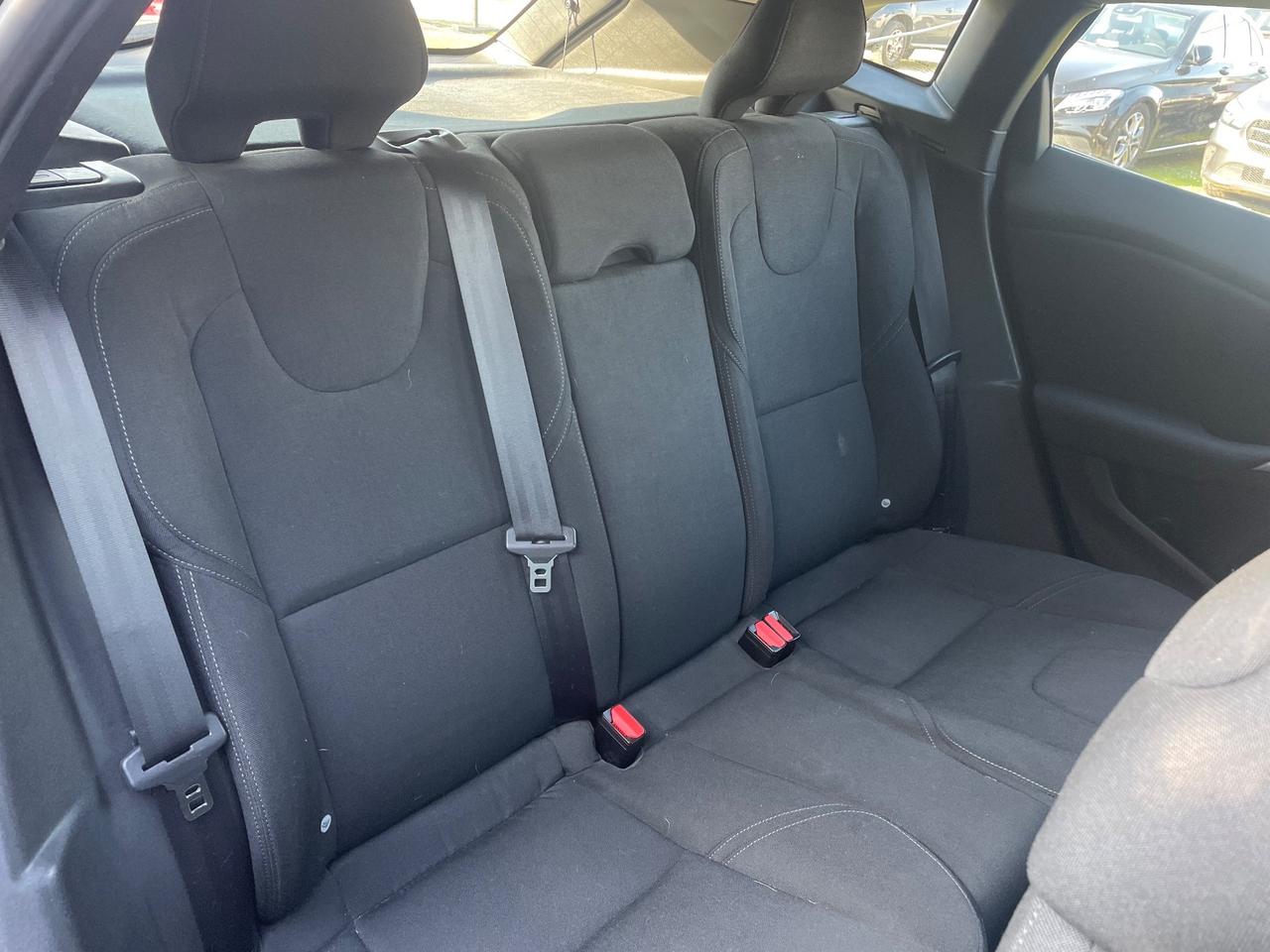 Volvo V40 2.0 D2 120cv MOMENTUM/GARANZIA 12 MESI