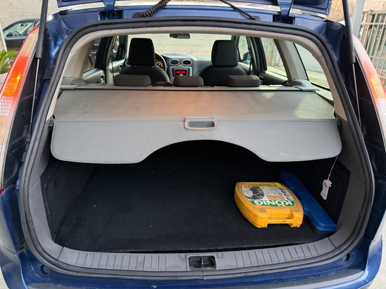 Ford Focus 1.6 benzina EURO5A NEOPATENTATI-FAMIGLIARE