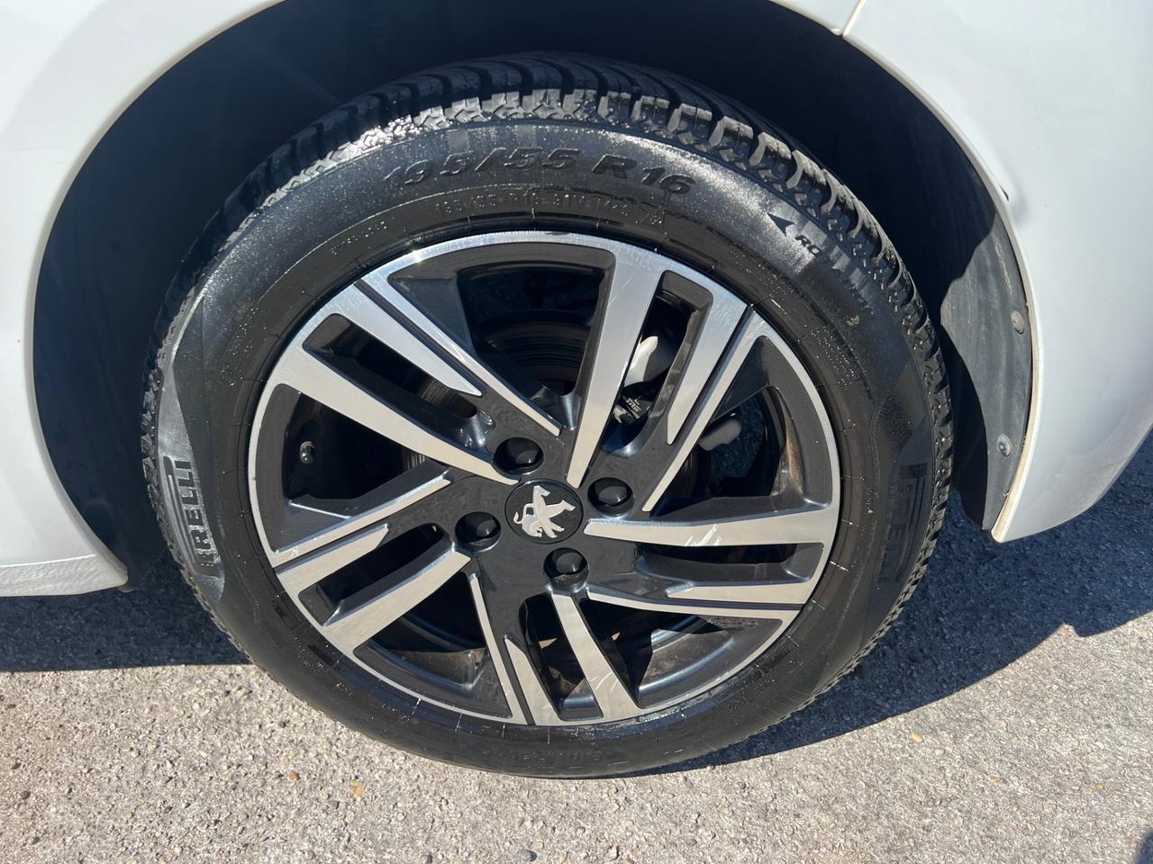 Peugeot 208 PureTech 100 Stop&Start 5 porte Allure