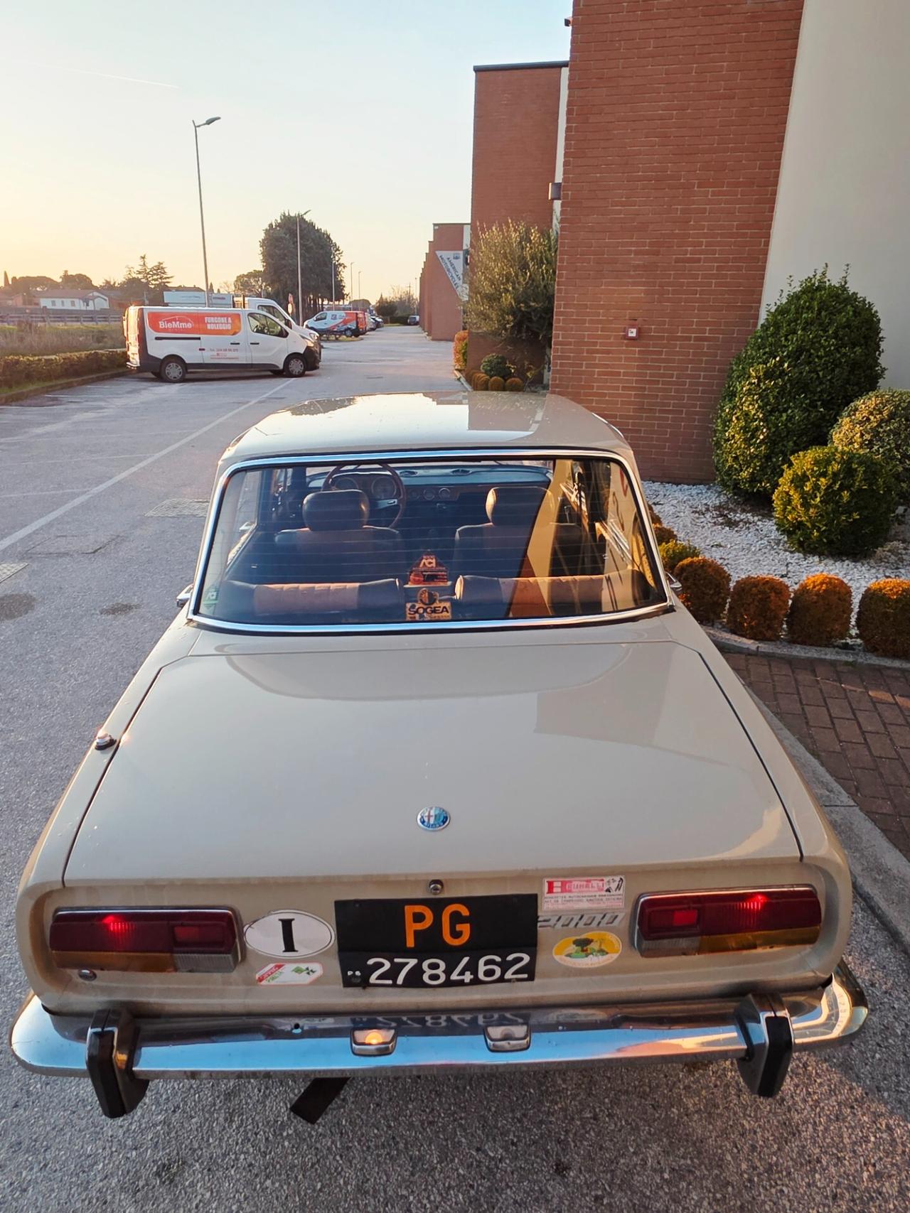 Alfa Romeo 2000 berlina