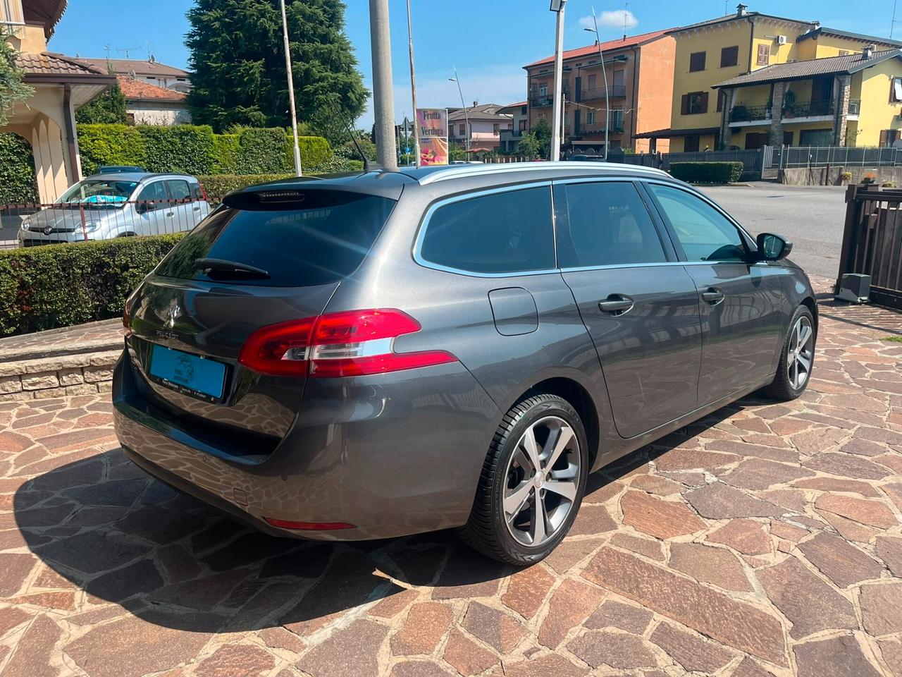 Peugeot 308 BlueHDi 130 S&S EAT6 SW Allure
