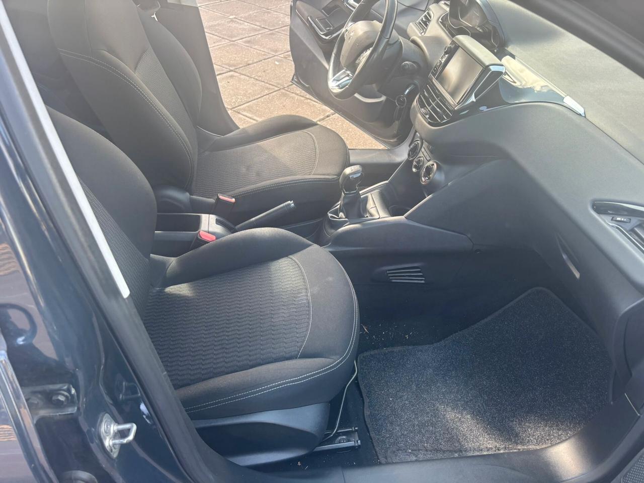 Peugeot 208 PureTech 82 5 porte Allure