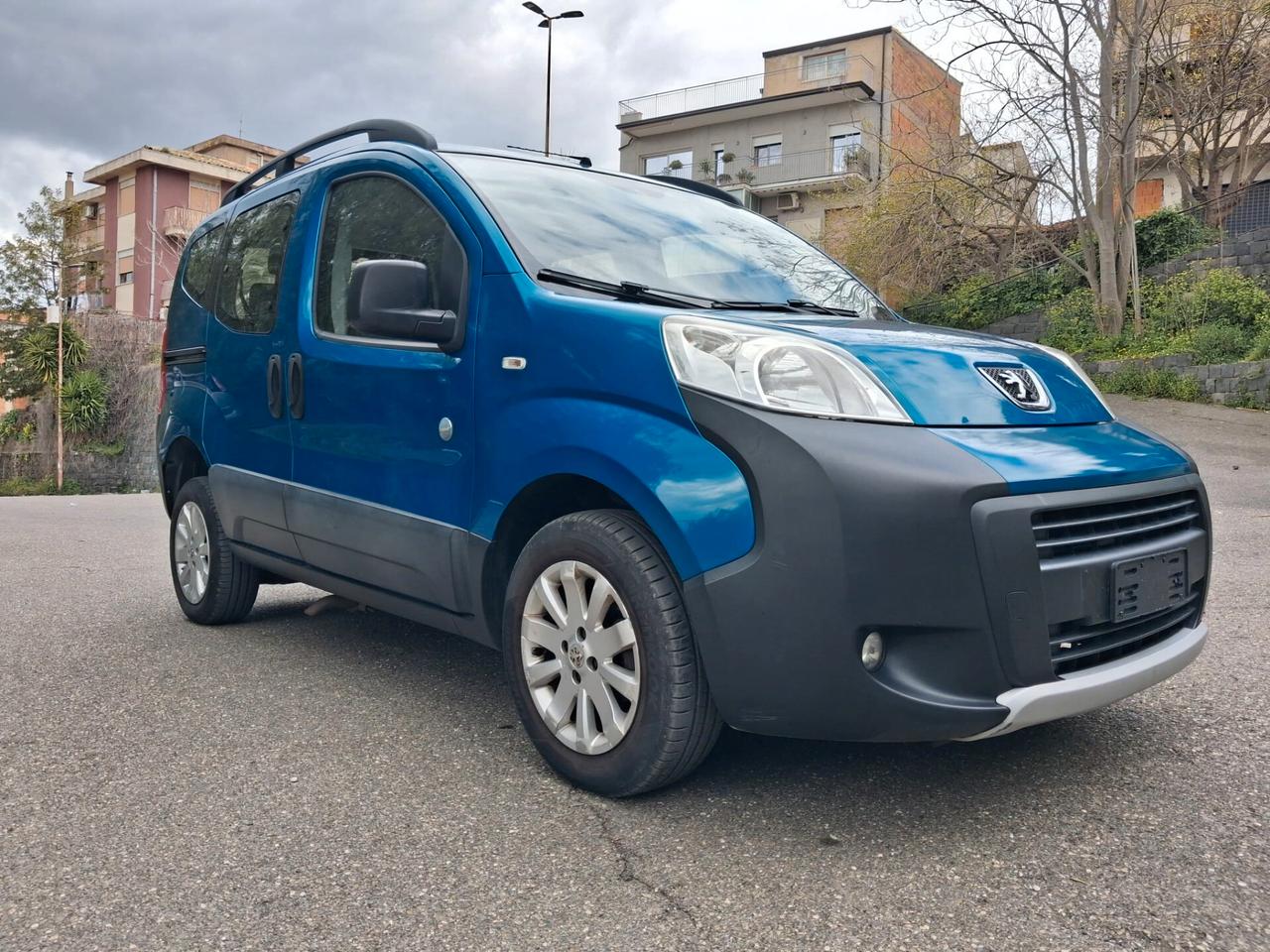 Peugeot Bipper Pianale ribassato con rampa disabili in carrozzina