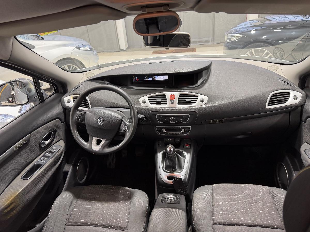 RENAULT - Scénic X-Mod - 1.5 dCi 110CV Luxe. 7P