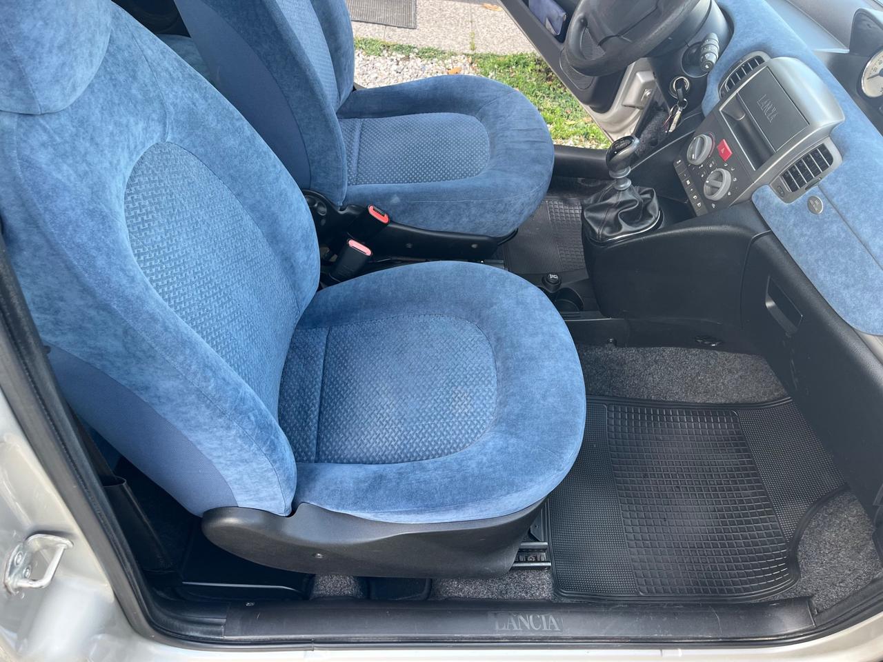 Lancia Ypsilon 1.2 16V Argento
