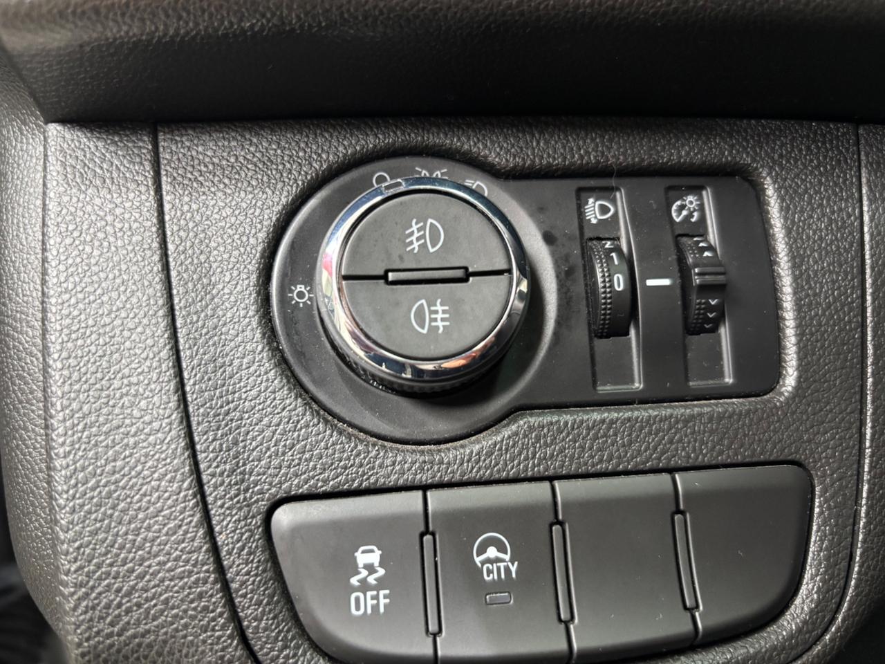 Opel Karl Rocks 1.0 73 CV