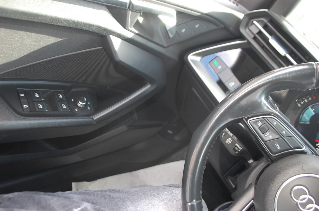 Audi A3 Sportback 35 2.0 tdi 150CV Business S-Tronic Uff Italy