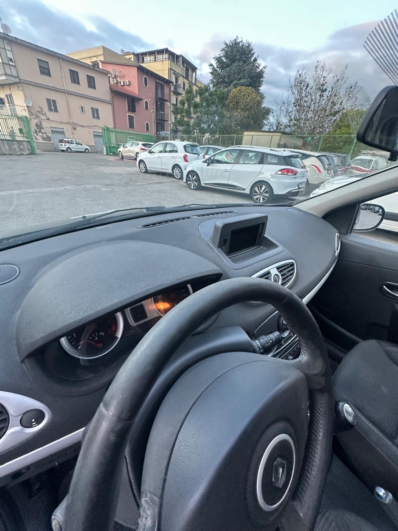 Renault Clio 1.2 16V 5 porte Live!