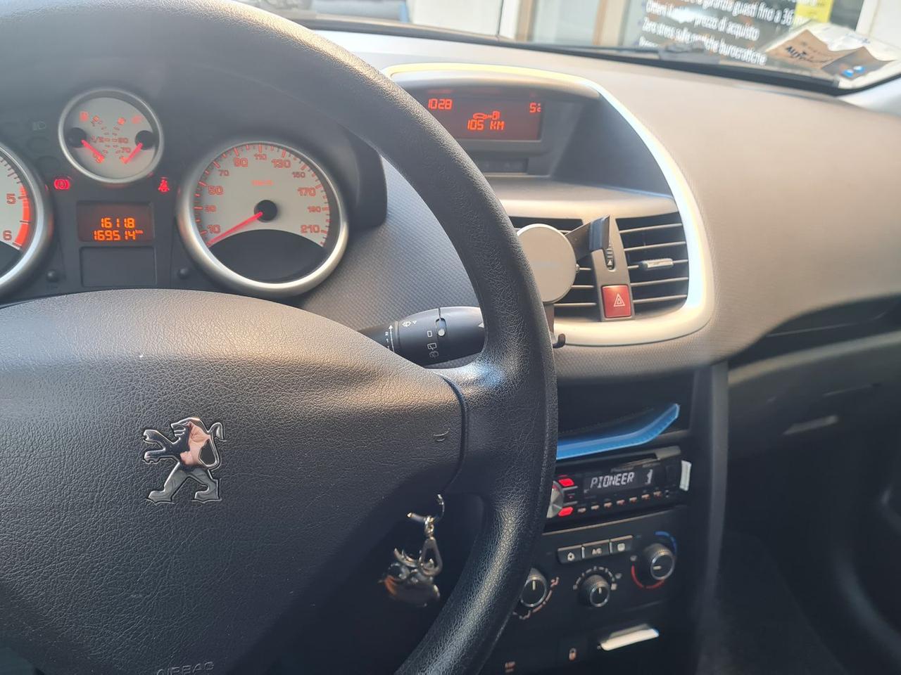 Peugeot 207 1.4 HDI FAP 70 X-Line #8141