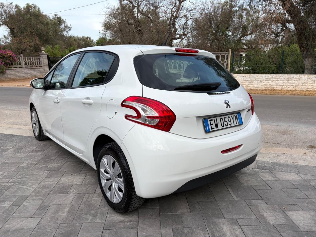Peugeot 208 1.2 benzina 2014