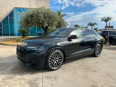 Audi Q8 SUV 45 TDI quattro tiptronic S line edition possibilità noleggio no scoring