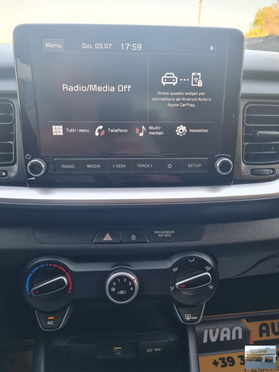 KIA Stonic 1.2 Benzina-Neopatentati-Anno 2022