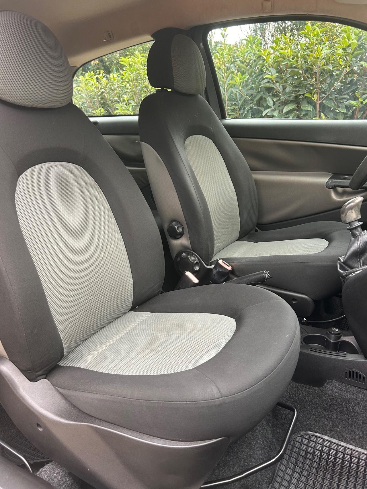 Lancia Ypsilon 1.2 16V Platino