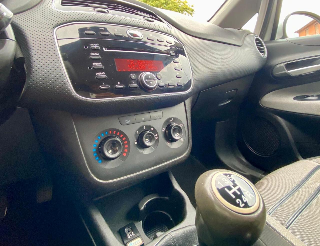 Fiat Punto Evo FIAT PUNTO EVO 1.3 MJT DYNAMIC 75CV - NEOPATENTATI